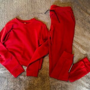 Women burgundy sweatsuit xl -fits like a large